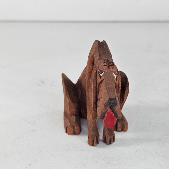 Hand-Carved Wooden Bloodhound Hound Dog Figurine Whiskers - Picture 3 of 8